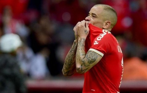 赛程信息-打进扳平进球助球队2比1逆转 “大头”完美退役！